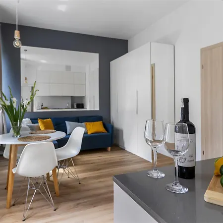 Kawalerka Przy Dworcu Centralnym Apartment